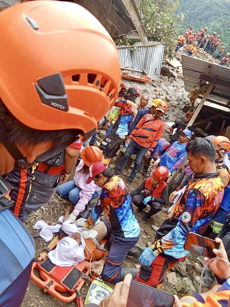 Landslide hits mining village in Southern Philippines