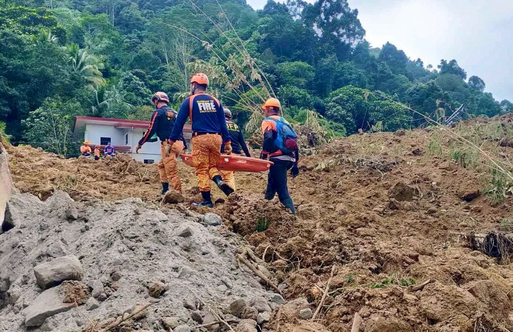 Landslide hits mining village in Southern Philippines