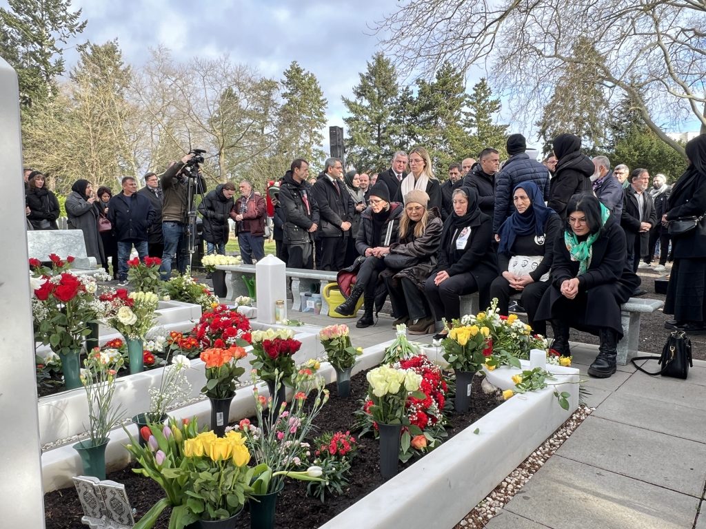 ALMANYA'DAKİ IRKÇI TERÖR SALDIRISINDA HAYATINI KAYBEDENLER HANAU'DA ANILDI