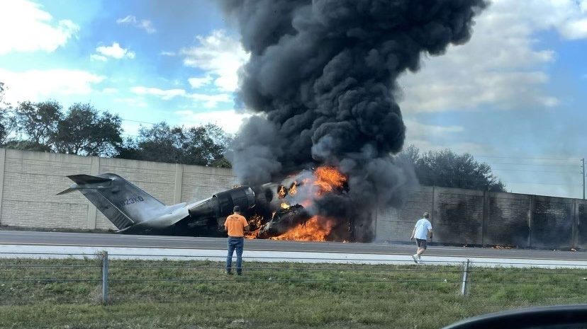 Small Plane Crashes into Vehicle During Emergency Landing in Florida ...