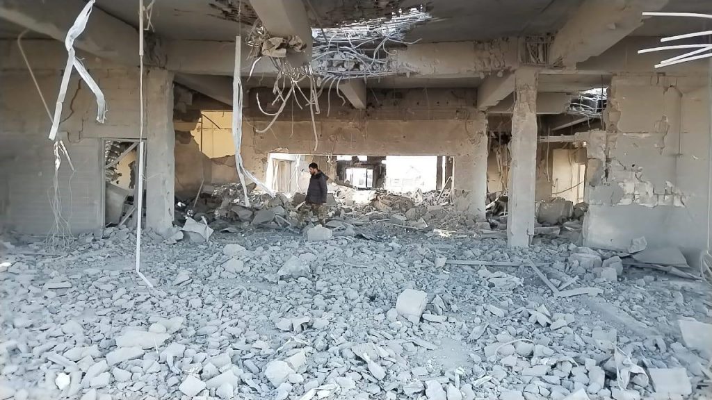 IRAK HÜKÜMETİ: "ABD'NİN SALDIRISINDA 16 KİŞİ ÖLDÜ, 25 KİŞİ YARALANDI" SURİYE DIŞİŞLERİ: "ABD'NİN SALDIRILARI ÇATIŞMAYI TEHLİKELİ BİR ŞEKİLDE KÖRÜKLÜYOR"