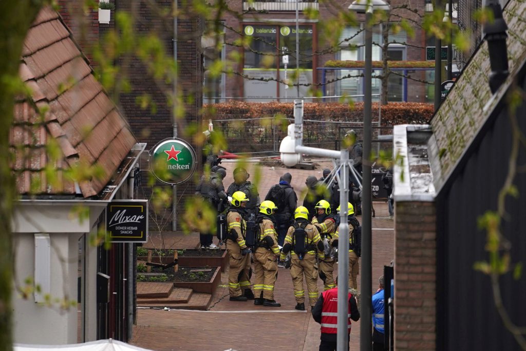 Hostage situation underway in the center of Ede