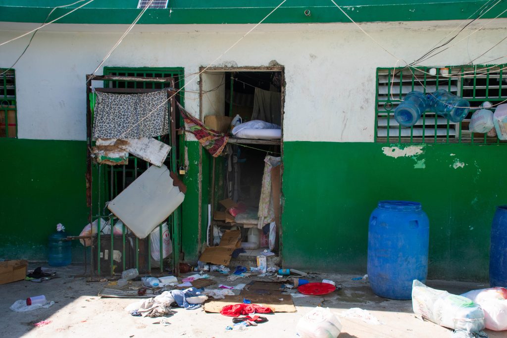 Armed gangs storm main prison in Port-au-Prince, free inmates