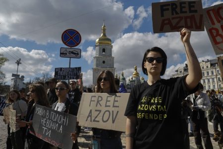 Ukrainians Demand Release of Hostages