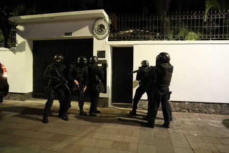Ecuadorian Police Raids Mexican Embassy to Arrest Former Vice President