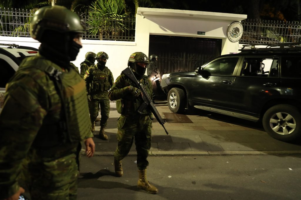 Ecuadorian authorities break into Mexican Embassy to arrest former Ecuador Vice President Jorge Glas