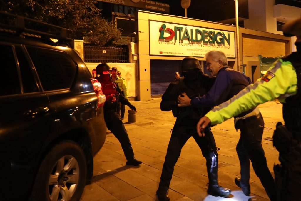Ecuadorian authorities break into Mexican Embassy to arrest former Ecuador Vice President Jorge Glas