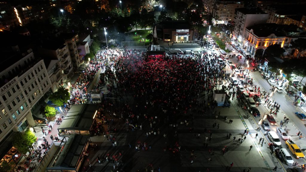 ÇOK PARTİLİ SİTEME GEÇİLDİKTEN SONRA MANİSA'DA İLK DEFA CHP BİRİNCİ PARTİ OLDU