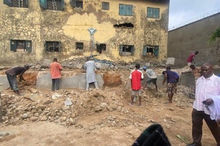 Prison Walls Collapse After Heavy Rain, 118 Prisoners Escape in Nigeria