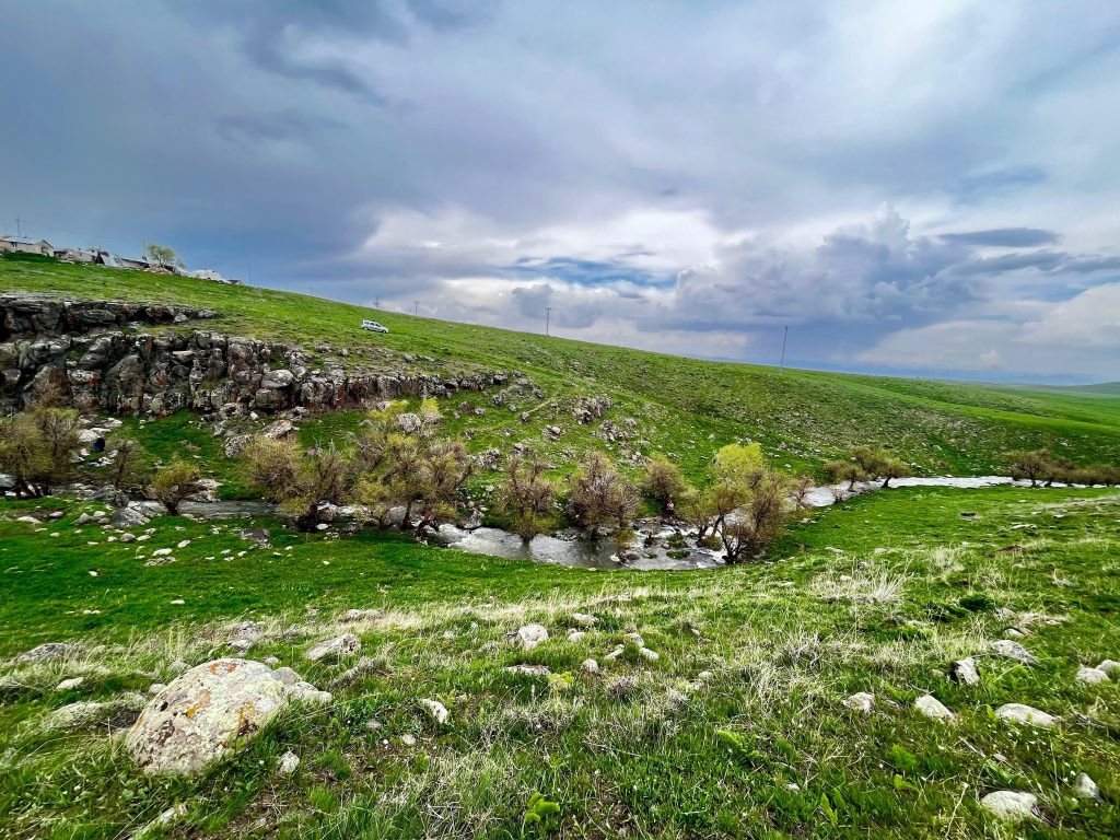 AĞRI'DA BAHARLA BİRLİKTE CANLANAN DOĞA GÖZ KAMAŞTIRDI