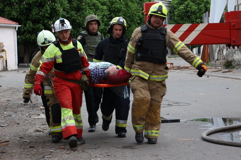 RUSYA, DNİPROPETROVSK BÖLGESİNİ VURDU: 8 ÖLÜ, 29 YARALI