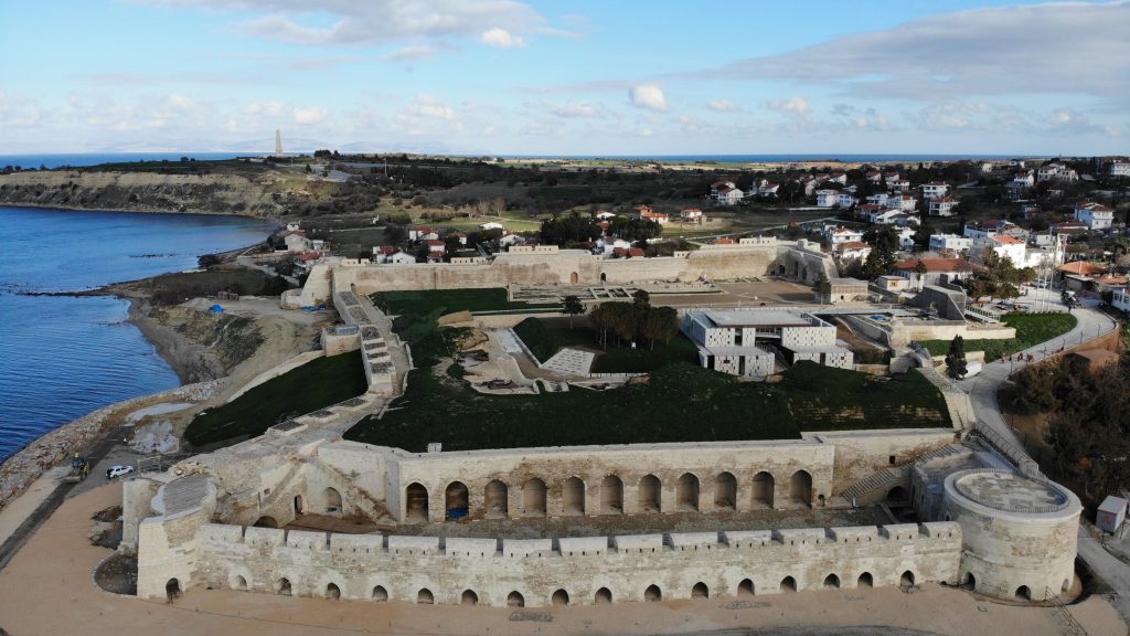 'SEDDÜLBAHİR KALESİ MÜZE YAPISI' DÜNYANIN EN PRESTİJLİ MİMARLIK ÖDÜLLERİNDEN ARCHİTİZER A+ AWARDS'DA FİNALDE ÇANAKKALE ZAFERİ'NİN 109. YILINDA SEDDÜLBAHİR KALESİ, ARCHİTİZER A+ AWARDS'DA FİNALE KALDI