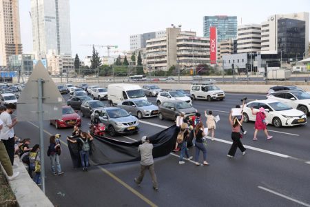 Israelis Demanding Hostage Swap Deal Blocked Road in Tel Aviv