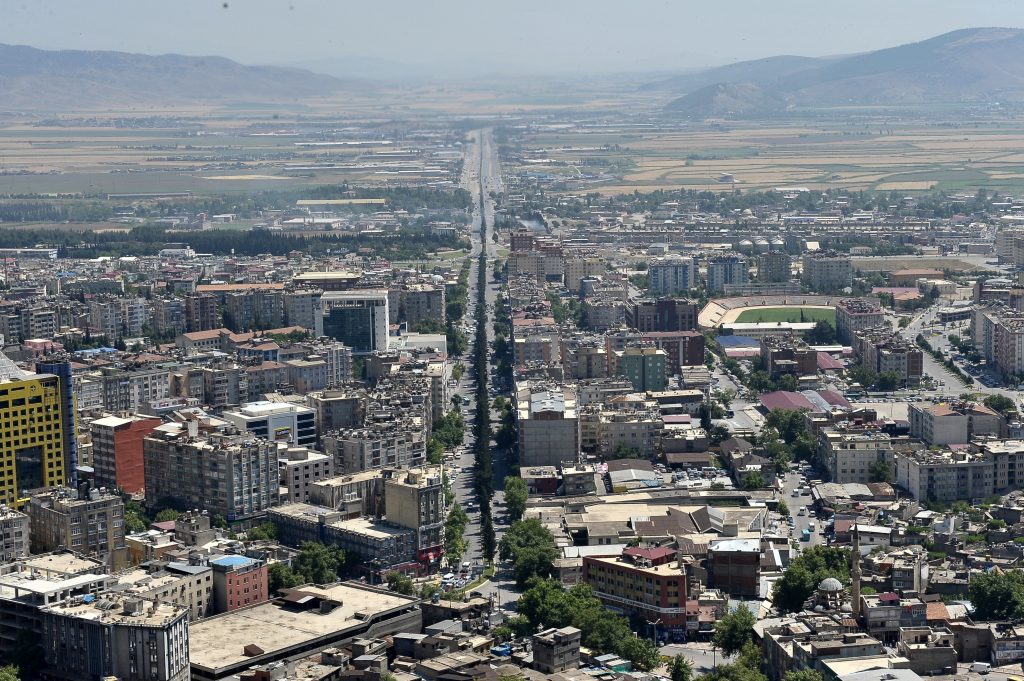 KAHRAMANMARAŞ'IN DEPREM ÖNCESİ VE SONRASI ŞEHRİN ESKİ FOTOĞRAFLARI DEPREMZEDELERİ HÜZÜNLENDİRİYOR