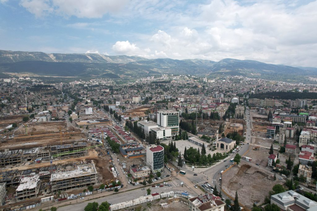 KAHRAMANMARAŞ'IN DEPREM ÖNCESİ VE SONRASI ŞEHRİN ESKİ FOTOĞRAFLARI DEPREMZEDELERİ HÜZÜNLENDİRİYOR