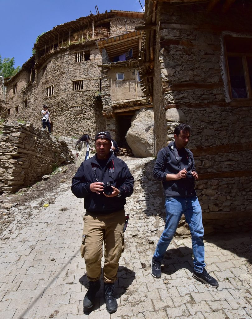 HİZAN'IN TAŞ EVLERDEN OLUŞAN KÖYLERİNE GEZGİN VE FOTOĞRAFÇILARDAN YOĞUN İLGİ