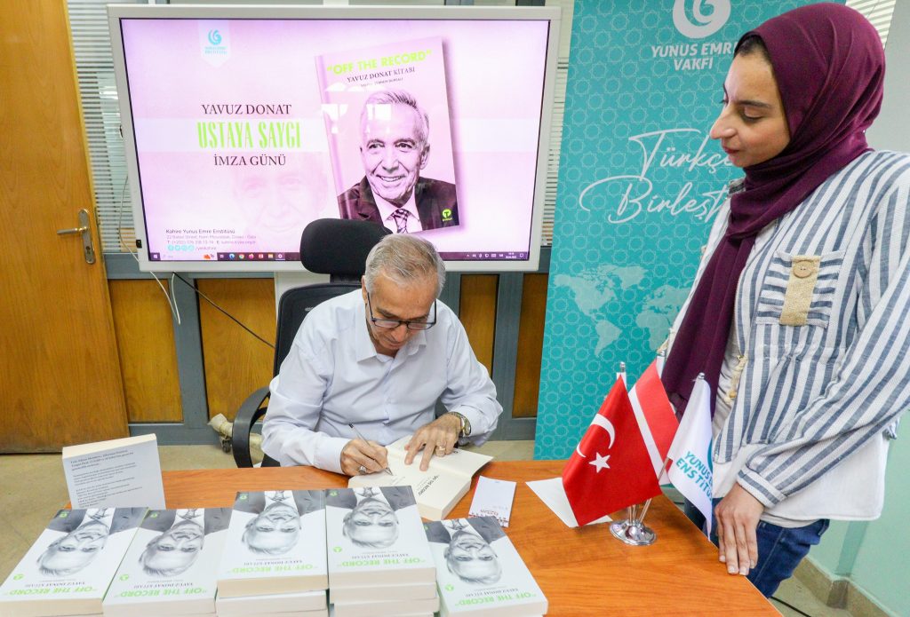 GAZETECİ YAVUZ DONAT, MISIRLI ÖĞRENCİLERLE BİR ARAYA GELDİ