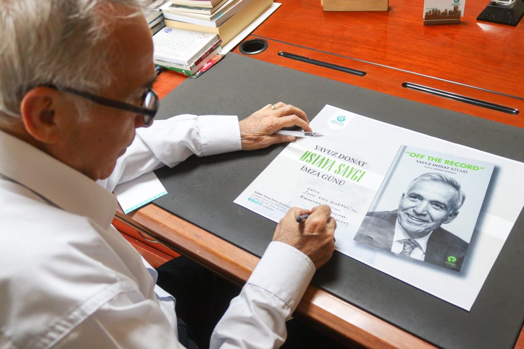 GAZETECİ YAVUZ DONAT, MISIRLI ÖĞRENCİLERLE BİR ARAYA GELDİ