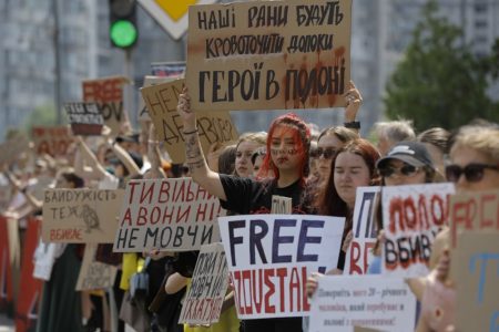 Ukrainians Demand Release of Their Relatives
