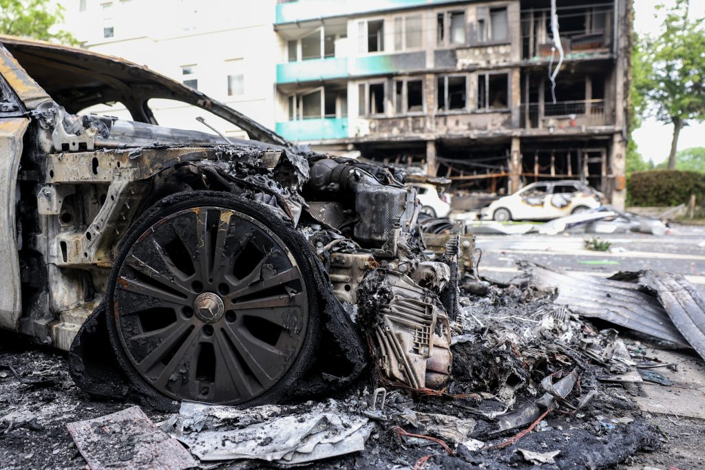 Explosion and fire kills three people and injures several in Duesseldorf