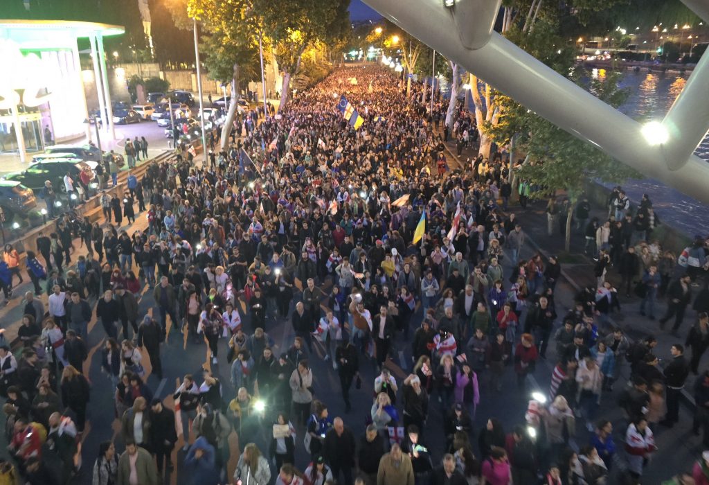 GÜRCİSTAN'DA "YABANCI ETKİNİN ŞEFFAFLIĞI" PROTESTOLARI SÜRÜYOR