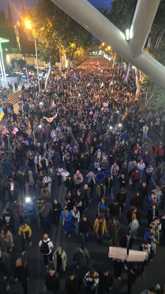 GÜRCİSTAN'DA "YABANCI ETKİNİN ŞEFFAFLIĞI" PROTESTOLARI SÜRÜYOR