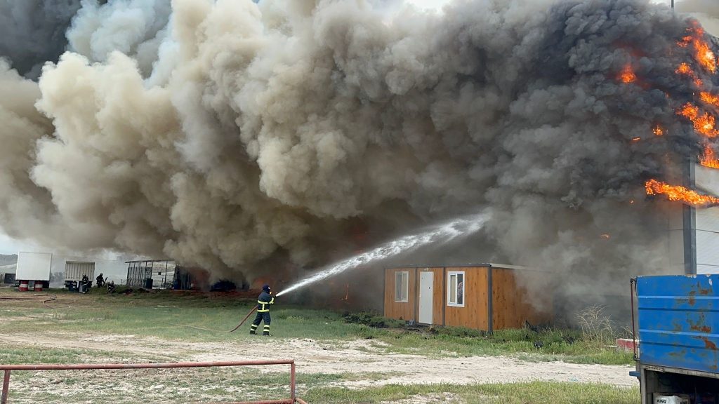 ATIK YAĞ GERİ DÖNÜŞÜM FABRİKASI ALEV ALEV YANDI