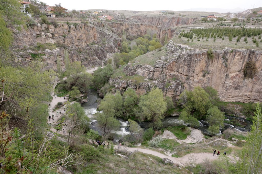 VOLKANİK PATLAMADAN DOĞAN MELENDİZ ÇAYININ İÇERİSİNDEN AKTIĞI IHLARA VADİSİ GÖZ KAMAŞTIRIYOR