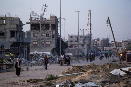 Displaced Palestinians in Rafah Look for Other Places due to Incoming Attack