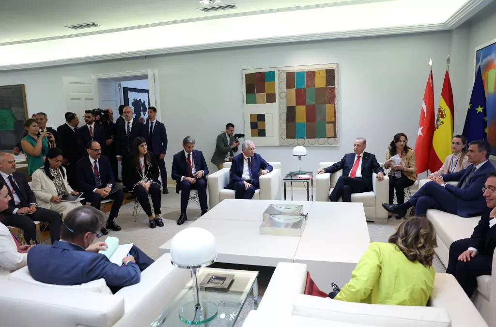 CUMHURBAŞKANI ERDOĞAN, İSPANYA BAŞBAKANI SANCHEZ İLE GÖRÜŞTÜ