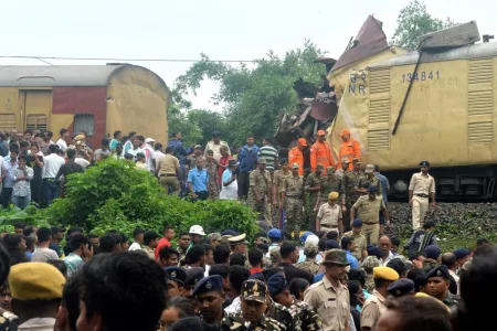 Severe Train Collision Leaves 8 Dead in India