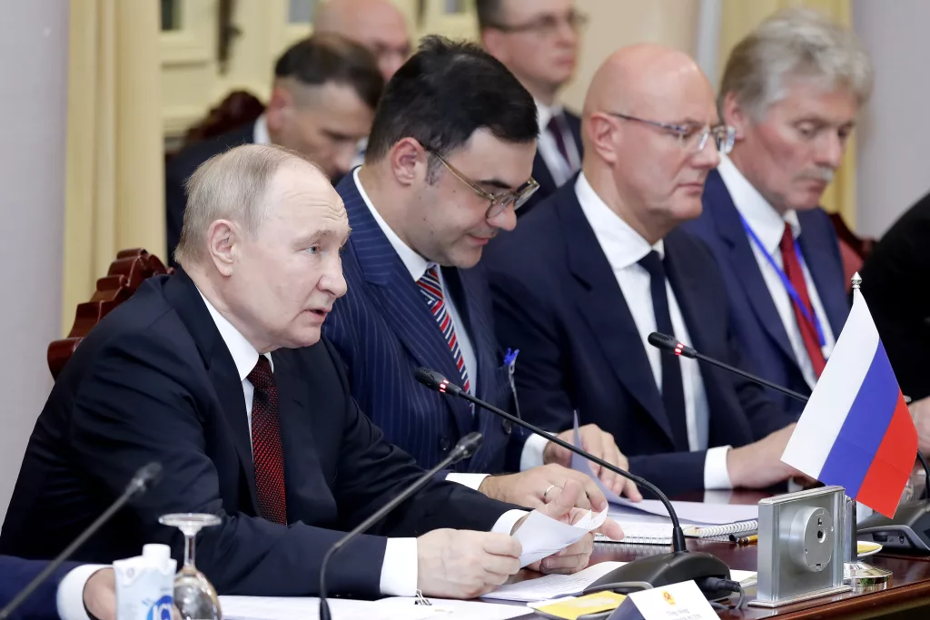 Russian President Putin meets Vietnamese counterpart To Lam in Hanoi