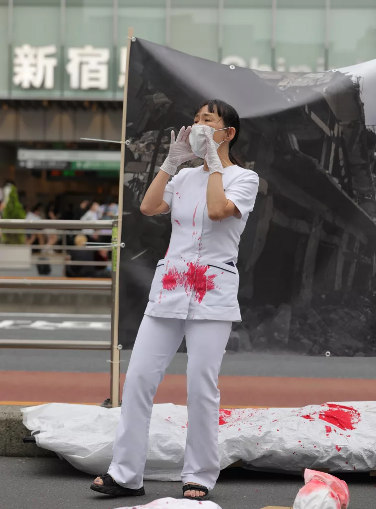 GAZZE'DE YAŞANAN İNSANLIK DRAMI TOKYO'NUN KALBİNDE CANLANDIRILDI JAPONYA'DA İSRAİL'İN SOYKIRIMINA DİKKAT ÇEKEN GÖSTERİ