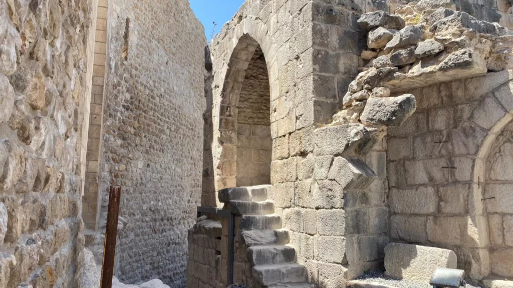 TARİHİ KAHTA KALESİ ZİYARETE AÇILDI RESTORASYONU TAMAMLANAN TARİHİ KALE ZİYARETÇİLERİNİ BEKLİYOR