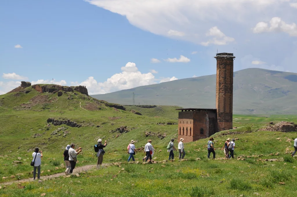 KARS'IN TARİHİ KENTİ ANİ'YE YOĞUN İLGİ