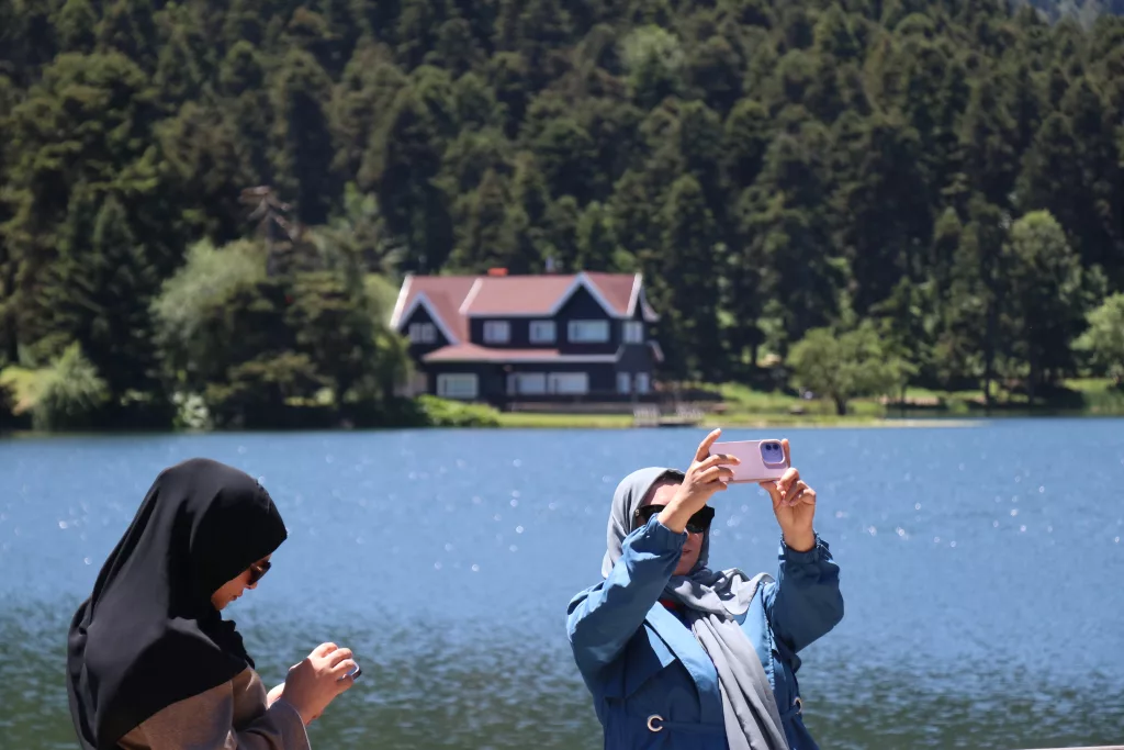 TATİLCİLER, BOLU'NUN DOĞA HARİKASINA AKIN ETTİ