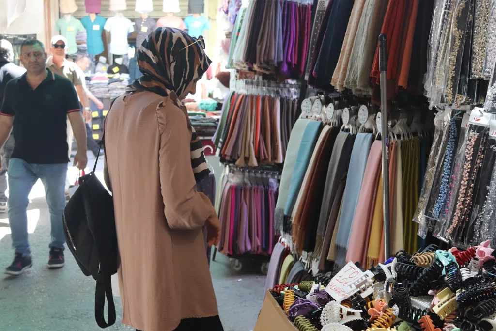 KEMERALTI ÇARŞISI'NDA KURBAN BAYRAMI YOĞUNLUĞU