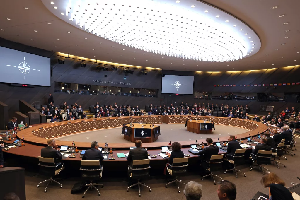 NATO SAVUNMA BAKANLARI TOPLANTISI İKİNCİ GÜNÜNDE