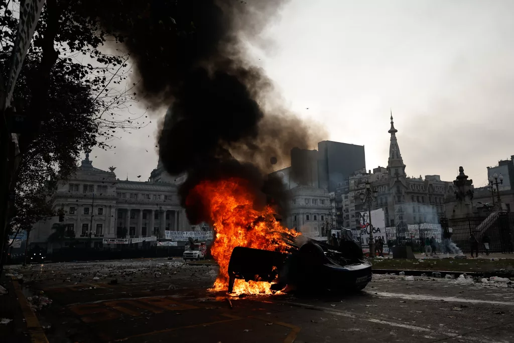 Argentina senate begins debate of Base Law
