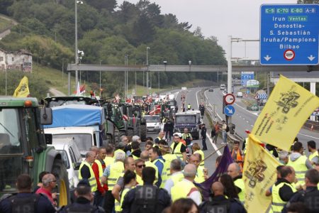 Spanish Farmers Blocked Roads Near Border with France