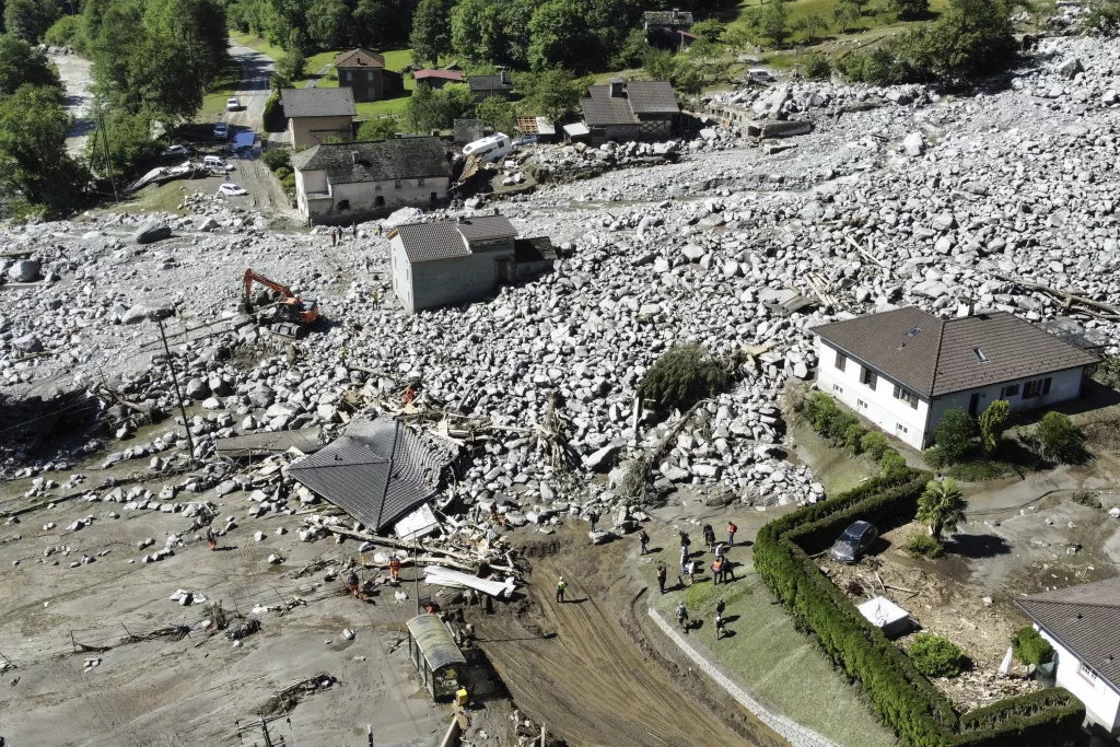 Flooding and landslides following heavy rainfall in southern Switzerland