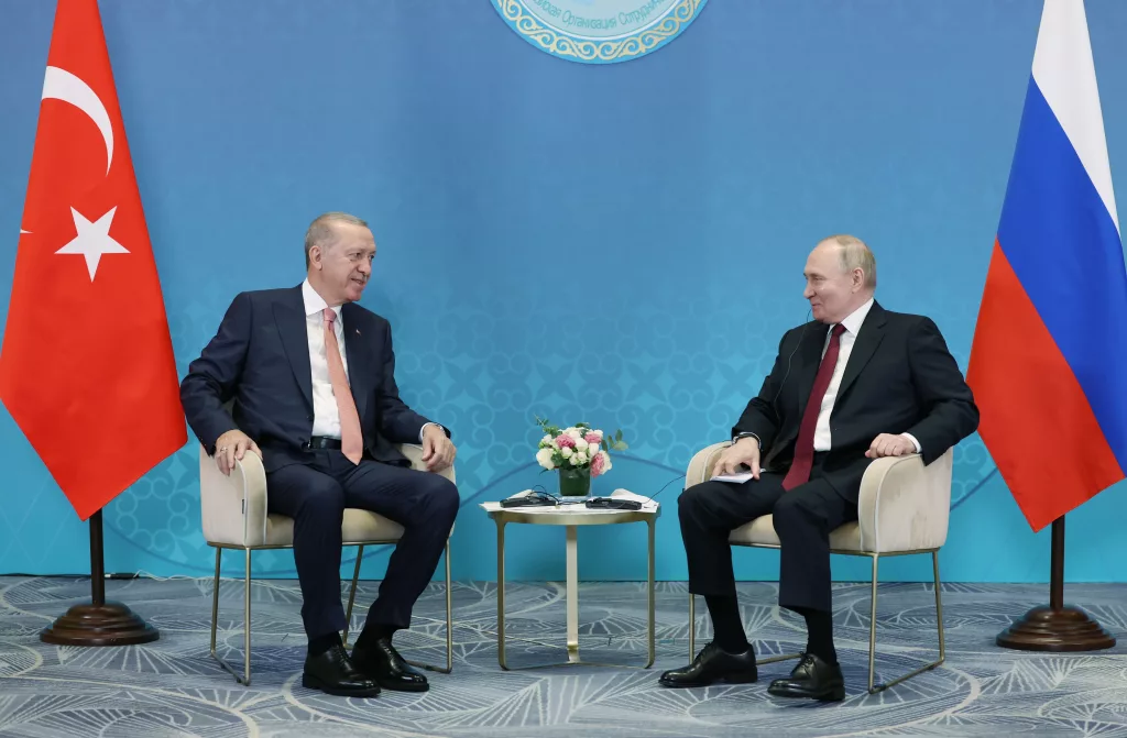 PUTİN: "DÜNYADAKİ TÜM ZORLUKLARA RAĞMEN RUSYA-TÜRKİYE ARASINDAKİ İLİŞKİLER İLERLİYOR" CUMHURBAŞKANI ERDOĞAN, PUTİN İLE BİR ARAYA GELDİ