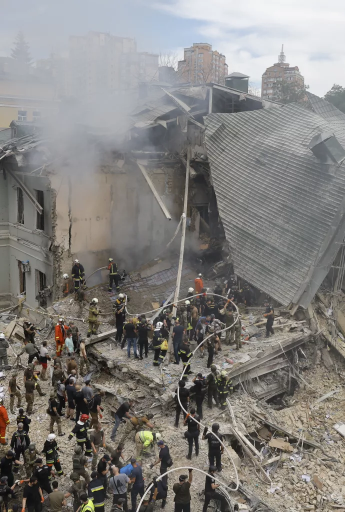 At least 7 died and 25 injured as result of shelling in Kyiv