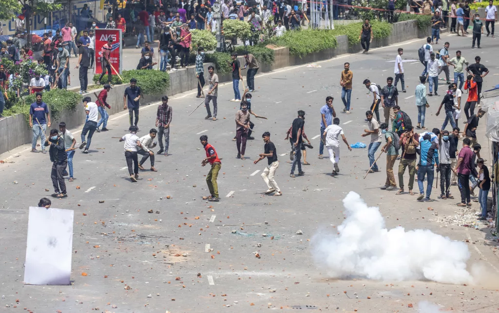 Bangladeshi Students protest demanding removal of quota system in government jobs