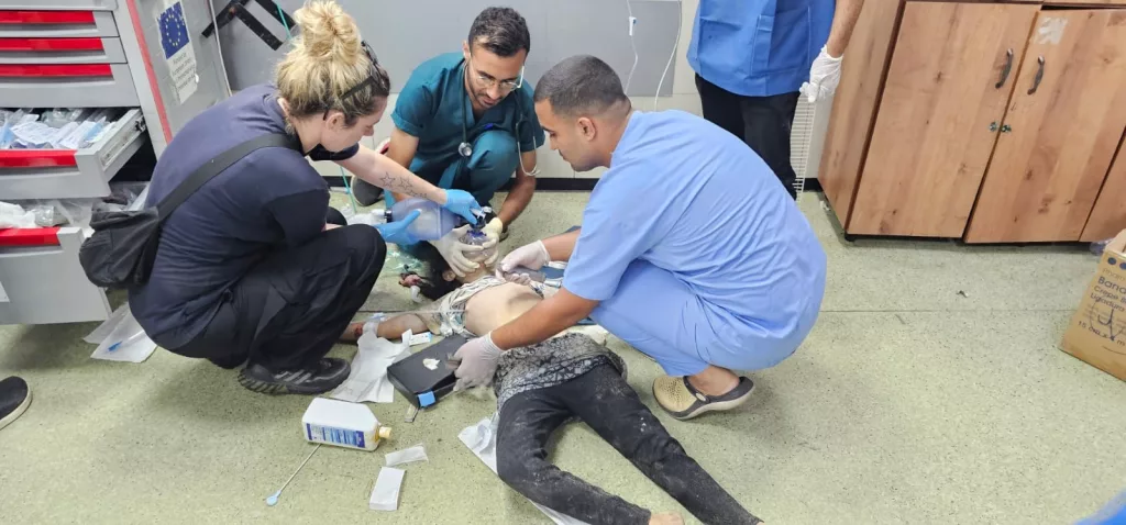 İSRAİL, SİVİLLERİN SIĞINDIĞI EL MEVASİ'Yİ VURDU: 71 ÖLÜ, 289 YARALI