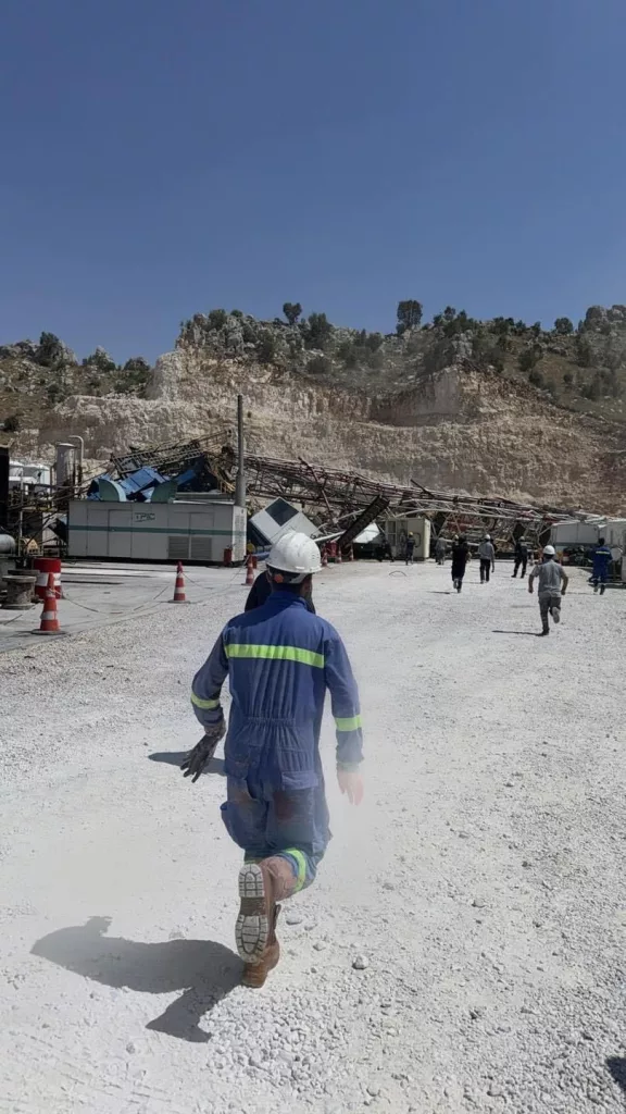 GABAR DAĞI'NDA PETROL ARAMA SONDAJI DEVRİLDİ: 3 YARALI