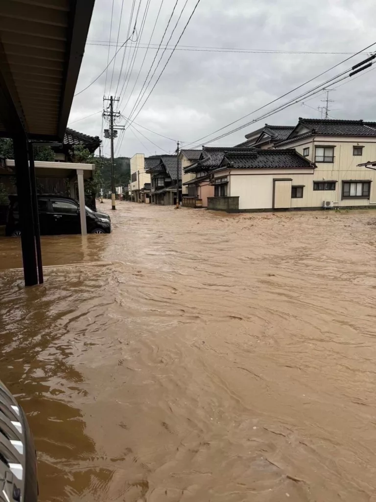 JAPONYA'DA ŞİDDETLİ YAĞIŞLARDA ÖLÜ SAYISI 2'YE YÜKSELDİ, KAYIP 2 KİŞİ ARANIYOR