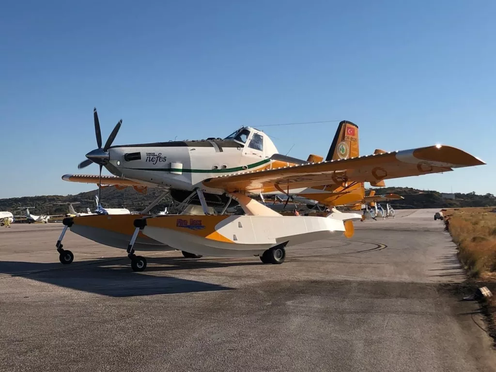 TÜRKİYE'DEN YARDIM İÇİN GÖNDERİLEN 2 UÇAKLA 1 HELİKOPTER YUNANİSTAN'A ULAŞTI