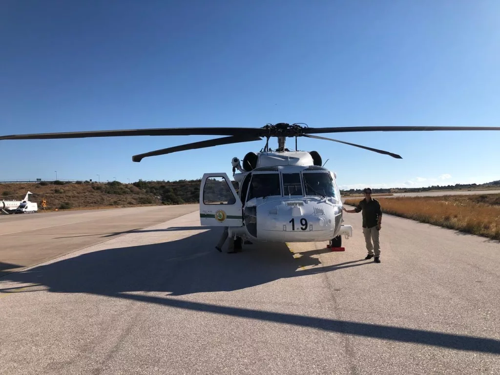 TÜRKİYE'DEN YARDIM İÇİN GÖNDERİLEN 2 UÇAKLA 1 HELİKOPTER YUNANİSTAN'A ULAŞTI