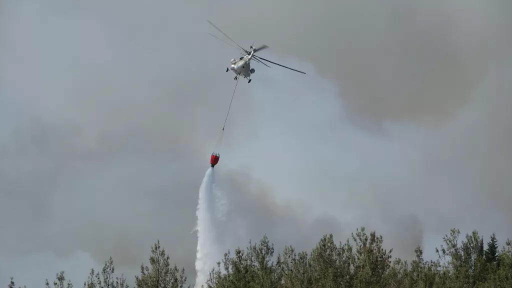 (ÖZEL) ÇANAKKALE'DEKİ TARİHİ YANGINDA UÇAK VE HELİKOPTERLER 708 SORTİ YAPTI, 146 SAAT HAVADA KALDI TARİHİ ALAN'DAKİ ORMAN YANGININDA UÇAK VE HELİKOPTERLER 708 SORTİ YAPTI, 146 SAAT HAVADA KALDI, 2 BİN 579 TON SU KULLANDI